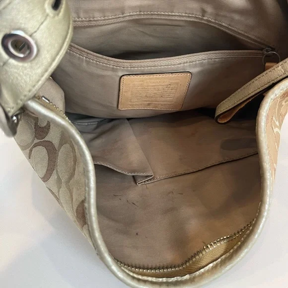 Large Coach Handbag - Picture 5 of 9